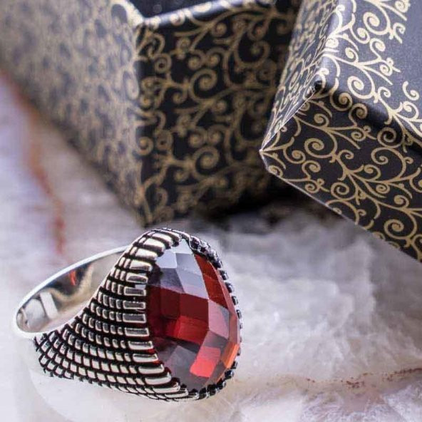 925 Ayar Gümüş Kırmızı Zirkon  Taşlı Desenli Yüzük ürün görseli