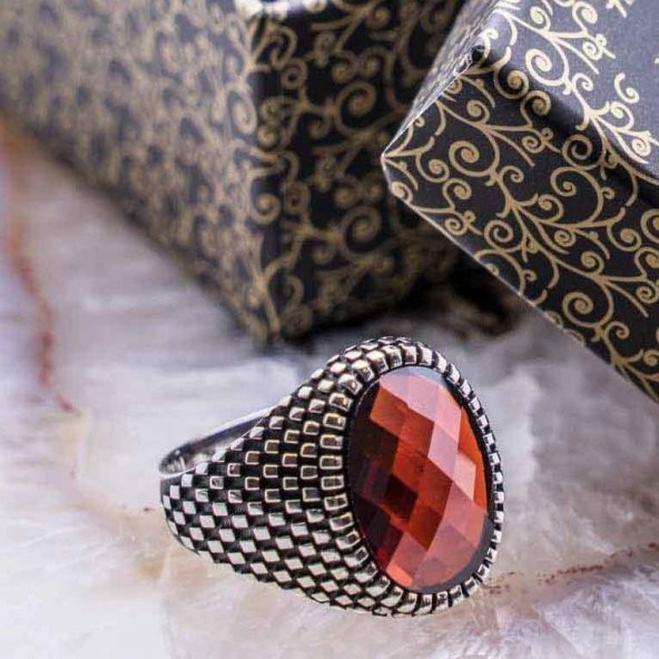 Harika Tasarım Kırmızı Zirkon  Oval Taşlı Gümüş Yüzük ürün görseli