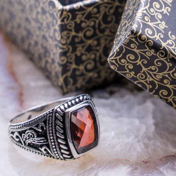 925 Ayar Gümüş Kırmızı Zirkon Taşlı Tuğralı Yüzük ürün görseli