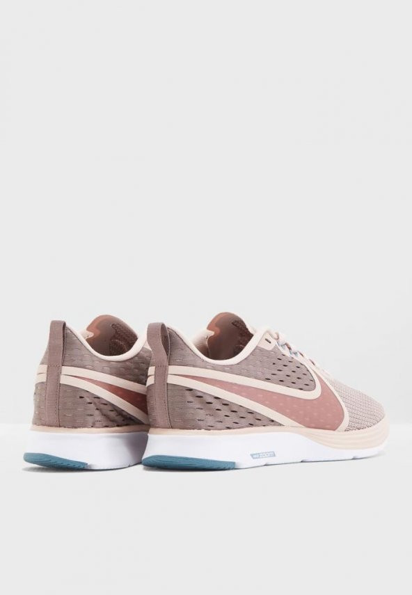women's nike zoom strike 2