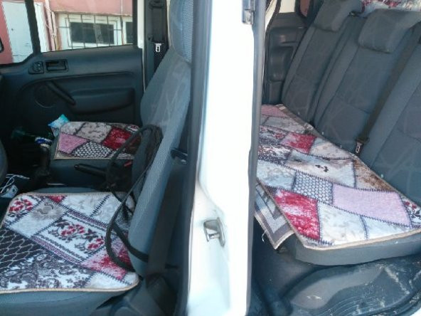 Kaymaz Tabanlı Halıdan Serme Oto Kılıfı Takımı - 4