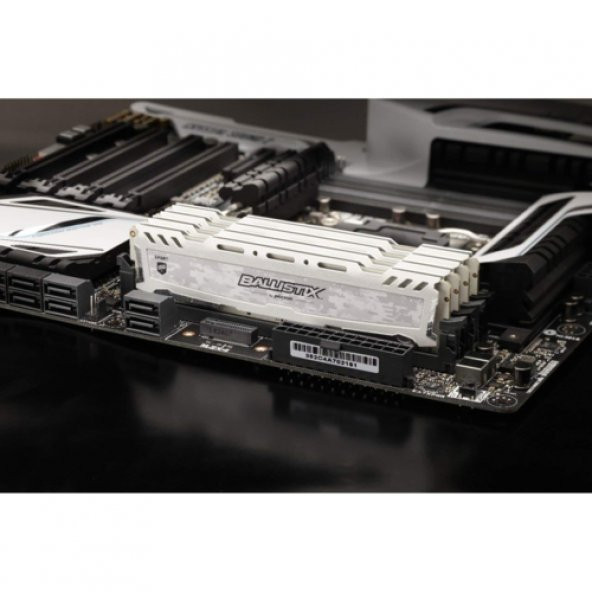 Ballistix 8GB 3000MHz DDR4 BLS8G4D30AESCK - 4
