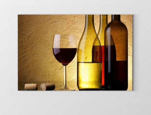 Dekoratif Şarap Şisesi Ve Bardaklar Tablosu
