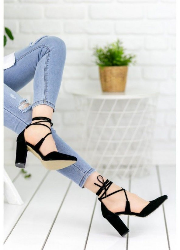 Lillia Siyah Süet Topuklu Ayakkabı