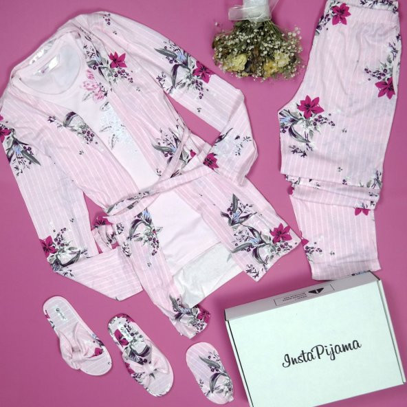 Pembe Çiçek Desenli Sabahlıklı Pijama Takımı