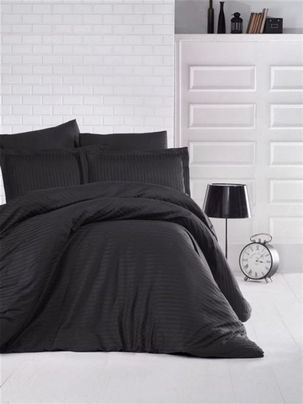 Clasy Çizgili Siyah Saten Çift Kişilik Nevresim Takımı ürün görseli