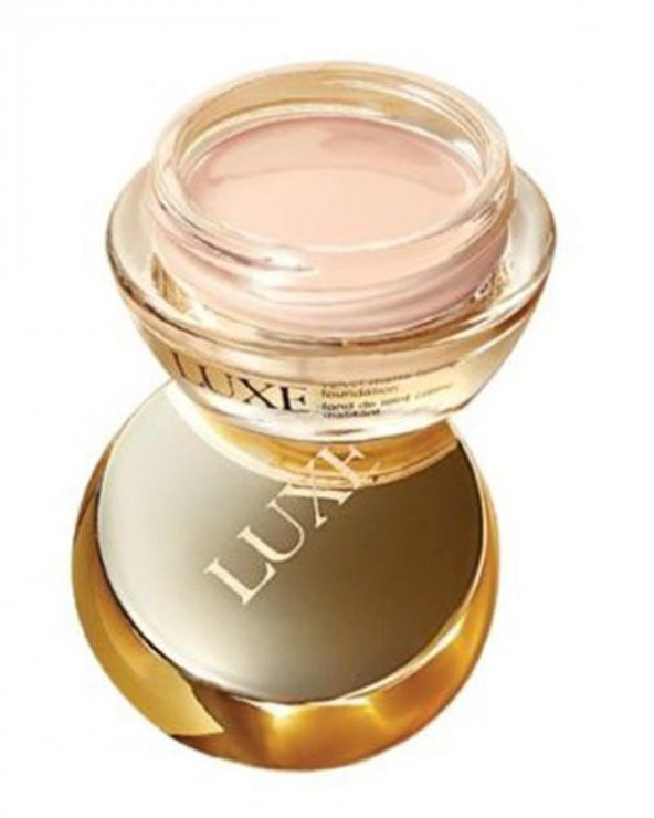 Avon Luxe Velvet Mat Krem Fondöten