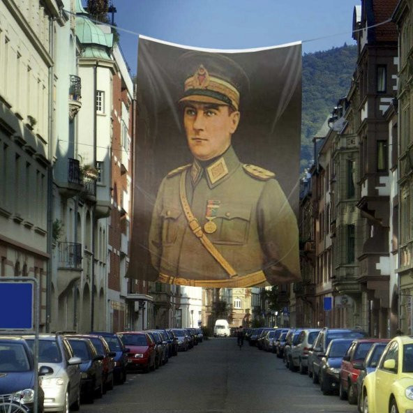 Üniformalı Atatürk Poster Cephe Bayrak 400x600cm -4x6 metre