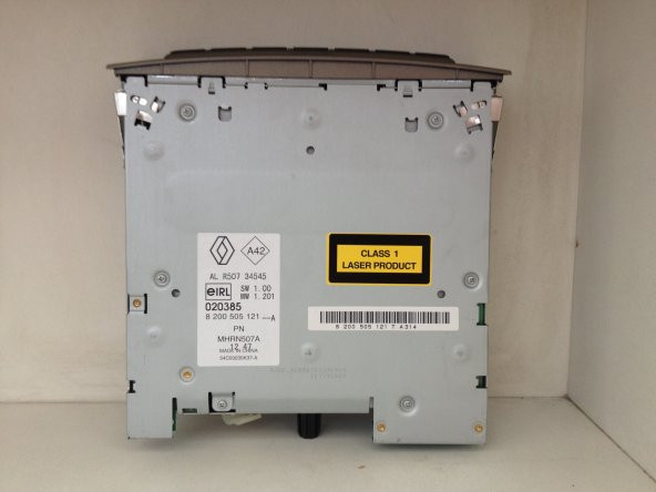 RENAULT MEGANE II CD CHANGER 6 CD OEM : 8200505121 - 5