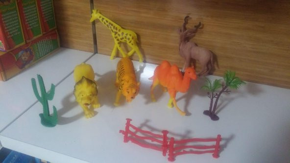 Oyuncak Plastik  Aslan Kaplan Zürafa Deve Geyik  Kaktüs Seti - 1