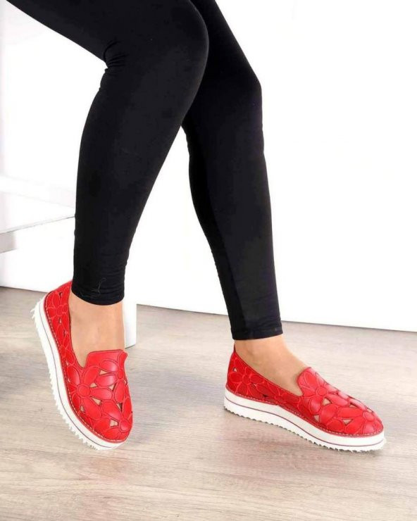 Kırmızı Cilt Lazer Kesim Desenli Poli Taban Kadın Ayakkabı