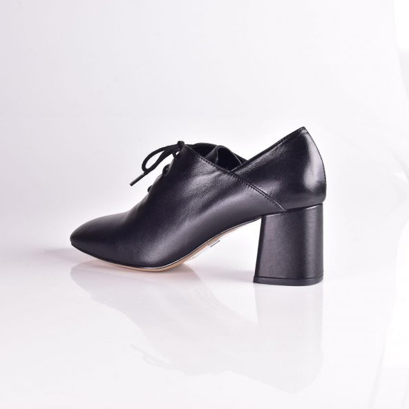 DERİ BAĞCIKLI BAYAN AYAKKABI - 3