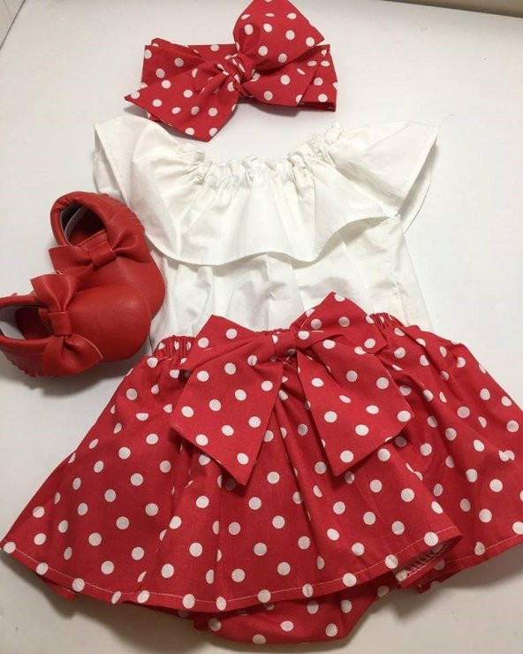 Bebek İçin Kırmızı Puanlı Etek, Beyaz Bluz Ve Fiyonklu Bandana