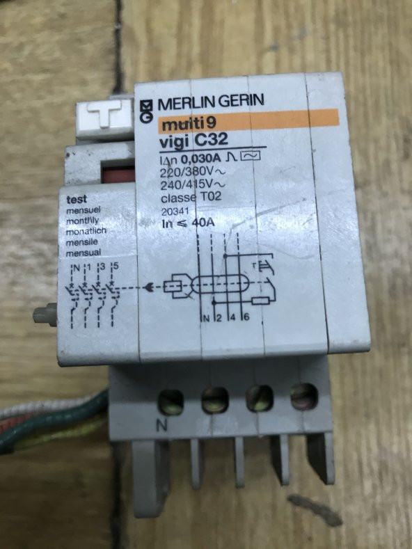 MERLIN GERIN VIGI C32 20341