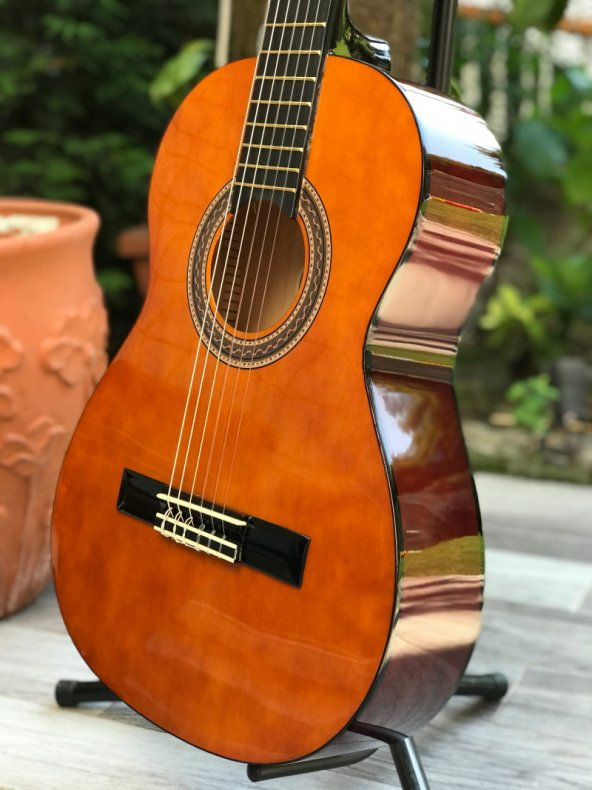 VALENCIA VC103T KLASİK GİTAR SAP ÇELİKLİ 3/4 NATUREL Valencia VC103T 3/4 size Classical Guitar with Thrusroad, Natural
  - 3