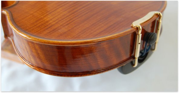 KINGLOS KNG PHB-1004 KEMAN 4/4 KUTULU,ÖN LADİN, ARKA VE YANLAR AKÇAAĞAÇ KINGLOS, KNG PHB-1004, KEMAN, KAPLAN SIRTI (FLAMED MAPLE), 4/4, KUTULU, MASİF LADİN ÖN KAPAK, YAY VE REÇİNE DAHİL - 3