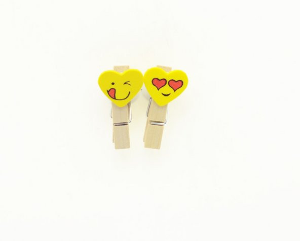 Sarı Renkli Kalp Şeklilli Emoji Desenli Ahşap Mandal