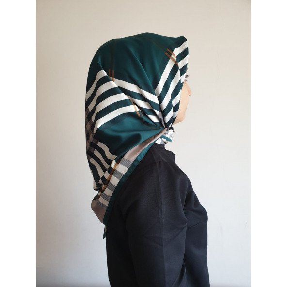 Kare Desenli Karaca Sport Royan Eşarp - 2