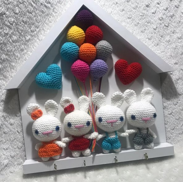 Duvar anahtarlık, amigurumi oyuncaklı 4 tavşan 2 kalpli, turuncu, kırmızı, mavi, gri elbiseli sevdiklerinize harika bir hediye - 3