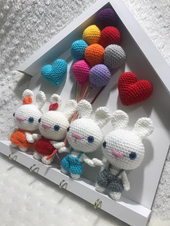 Duvar anahtarlık, amigurumi oyuncaklı 4 tavşan 2 kalpli, turuncu, kırmızı, mavi, gri elbiseli sevdiklerinize harika bir hediye - 4