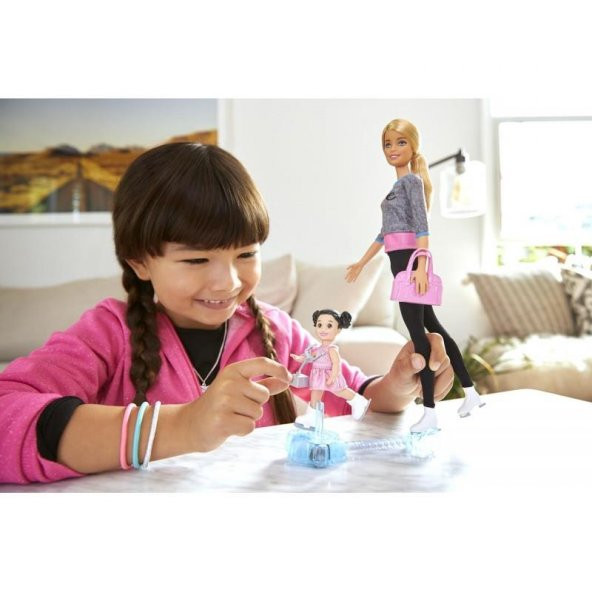 Barbie Spor Yapıyor Buz Pateni Antrenörü ve Bebek Oyun Seti FXP38 - 6