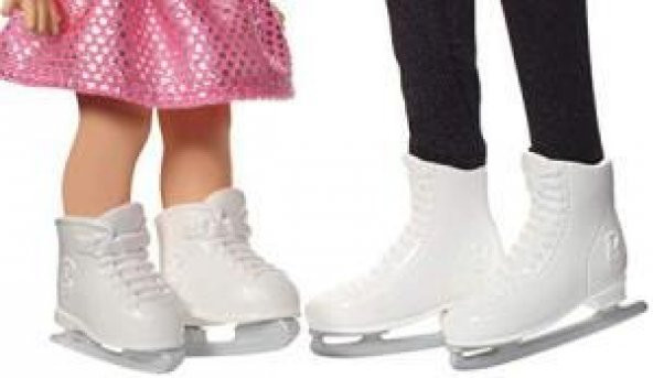 Barbie Spor Yapıyor Buz Pateni Antrenörü ve Bebek Oyun Seti FXP38 - 7