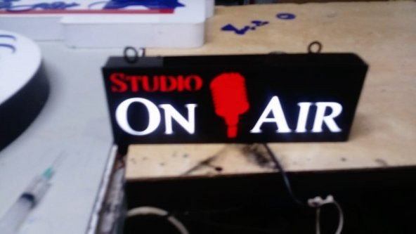 Studio On Air Yazılı Tabelası 3D LED Tabela Neon Etkili Işıklı Kutu Harf Tabela 30x45cm Pleksiglass