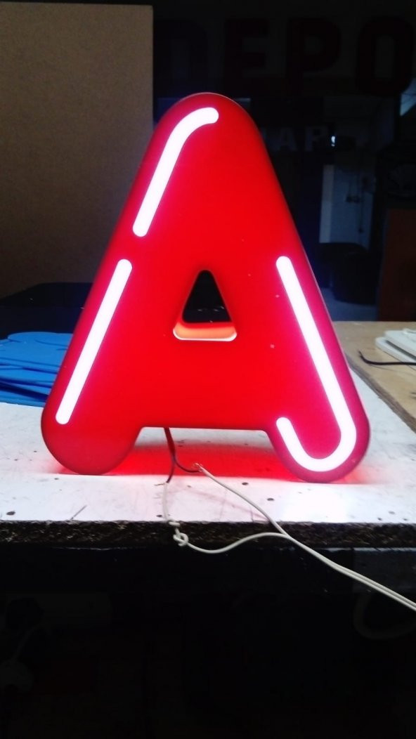 Kırmızı A Harfi Dekor Tabelası 3D LED Tabela Neon Etkili Işıklı Kutu Harf Tabela 30x45cm Pleksiglass