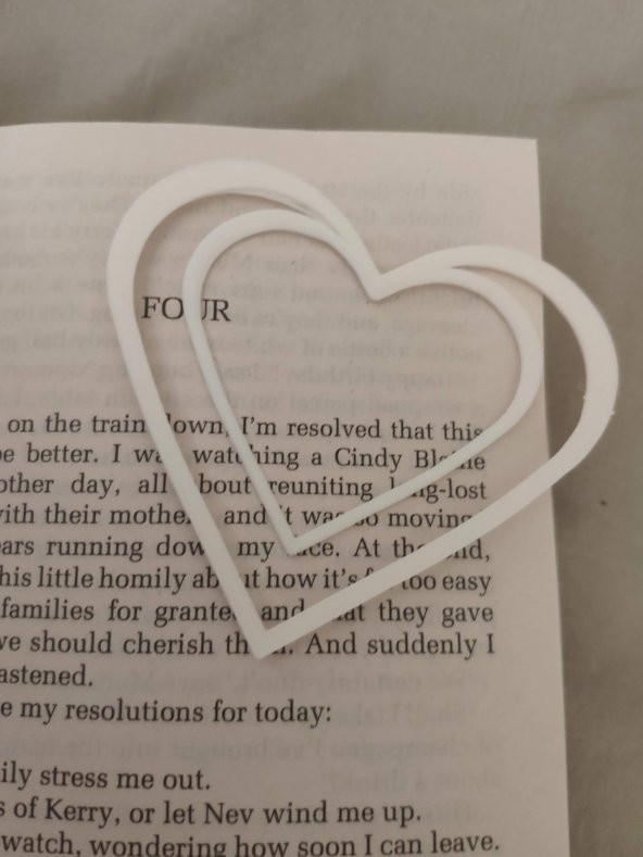 Kalp Şekilli Beyaz Desenli Kitap Sayfa Ayracı Sevgililer Günü