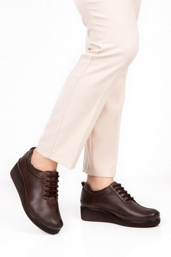 Kadın Kahverengi Hakiki Deri Ortopedik Ayakkabı N019