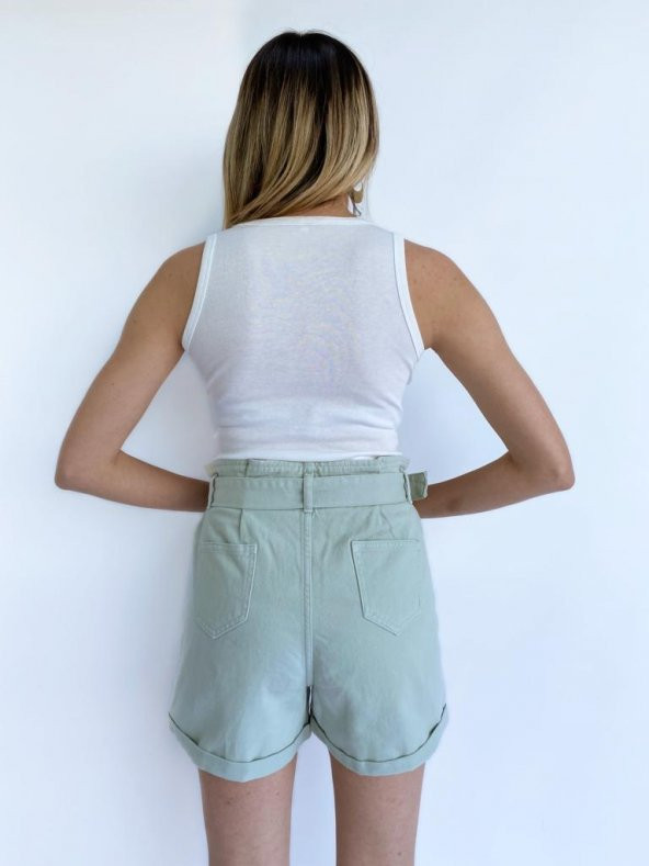 Mom Kesim Kemerli Mint Yeşili Şort - 4