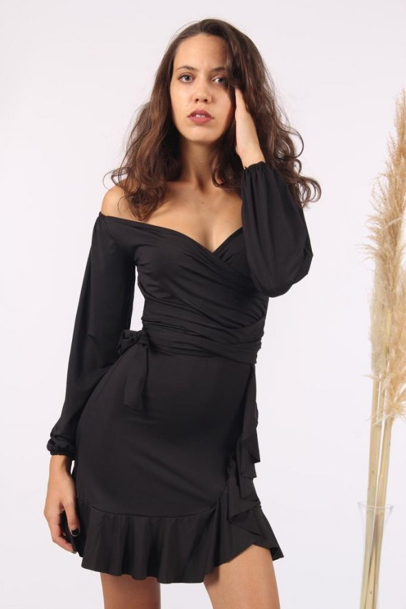 Kadın Siyah Bel Bağlamalı Etek Ucu Volanlı Elbise