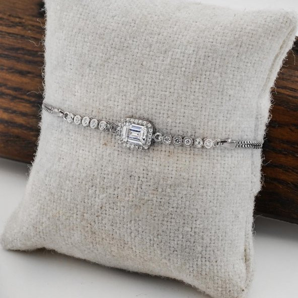 925 Ayar Gümüş Baget Taşlı Bayan Bileklik ürün görseli