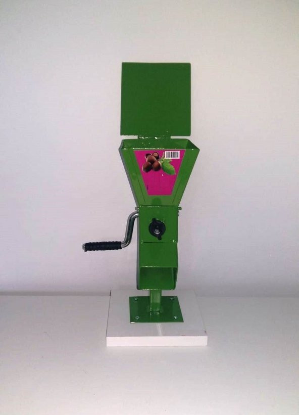 Fındık - Ceviz - Badem Kırma Makinası Kırıcı Metal Kapaklı-tahtaya Sabitlenmiş yeşil