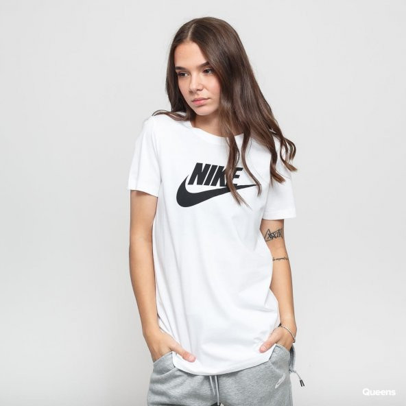 Nike Essentials Icon Futura Beyaz T-Shirt