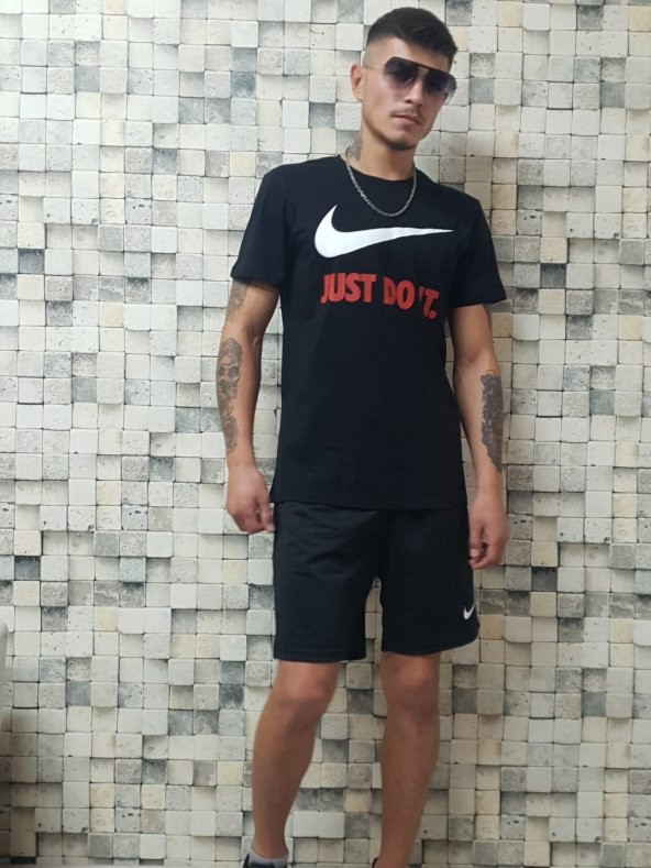 Nike Sportswear Klasik Swoosh Tişört