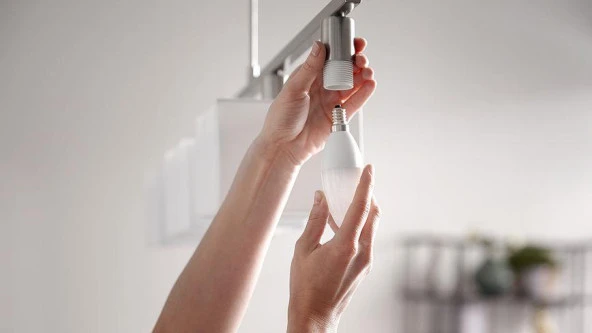 Osram 4,9-5 Watt 470 Lumen Sarı Işık Mum Buji E-14 Duy Led Ampul - Resim 2