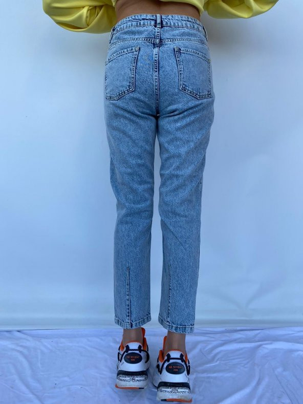 Kadın Bel Ve Paça Pensli Kot Pantolon Açık Mavi - 10