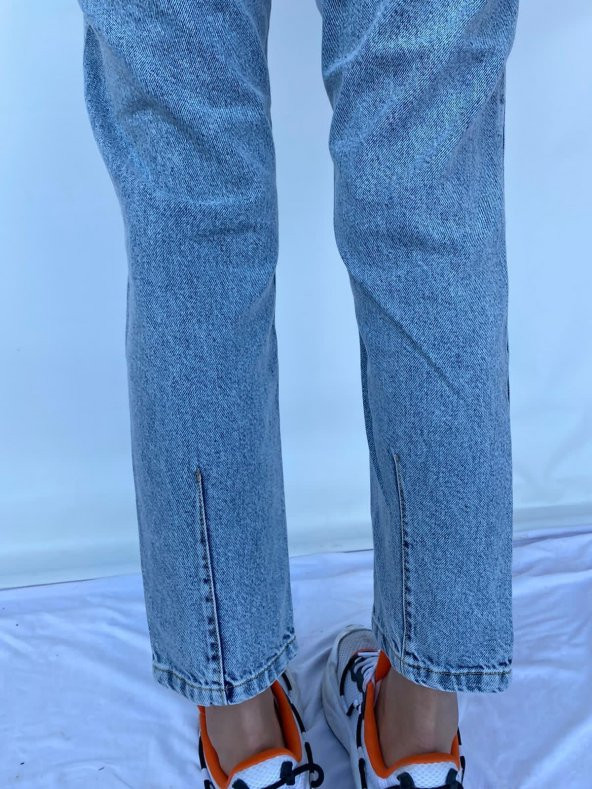 Kadın Bel Ve Paça Pensli Kot Pantolon Açık Mavi - 12