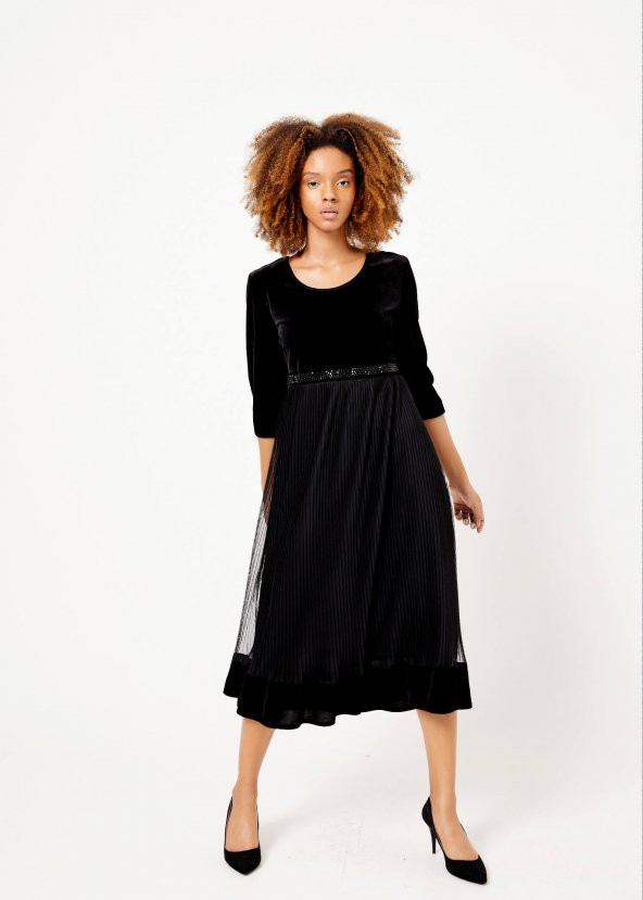 Kadın Siyah Kadife Pliseli Elbise
