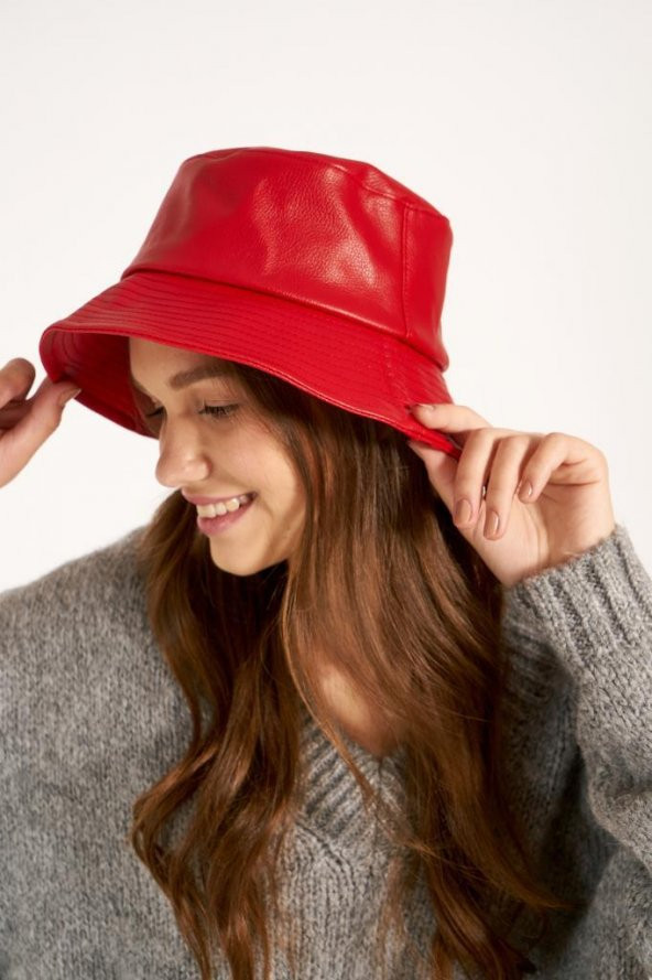 LPODRE LP11432 Kırmızı Deri Görünümlü Bucket Kadın Şapka