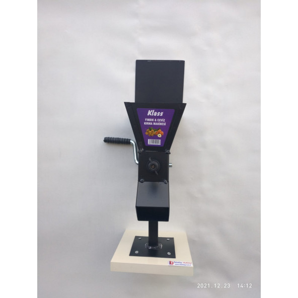 Fındık Ceviz Badem Kırma Makinası Kırıcı Metal Kapaklı tahtaya Sabitlenmiş siyah