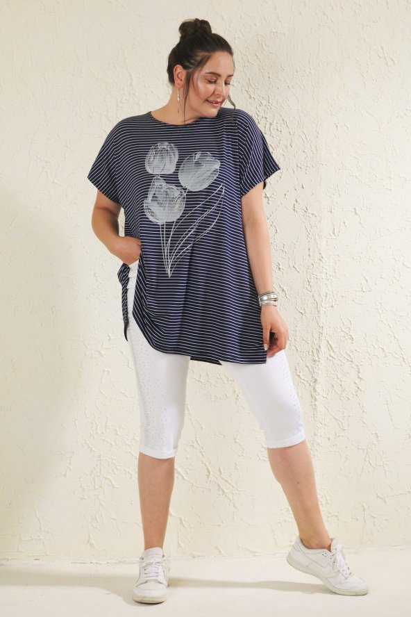 Büyük Beden Lacivert Salaş Çizgili Lale Baskılı T-shirt - 3