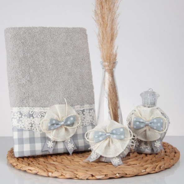 Lucca Pamuk Havlu + Süslü Sabun + Süslü Kolonya Şişesi Kutulu Set - Resim 2