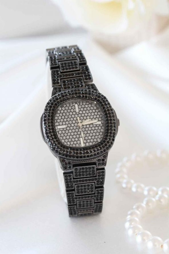 Taşlı Tasarım Füme Renk Meta Kordonlu Kadın Saat