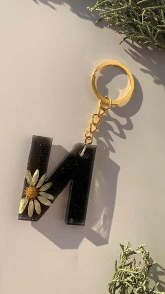 N Harfi Siyah Renk Kurutulmuş Sarı Papatya Çiçekli Simli Anahtarlık Gold Aksesuarlı El Yapımı Epoksi - 5