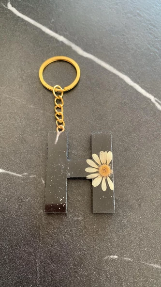 H Harfi Siyah Renk Kurutulmuş Sarı Papatya Çiçekli Simli Anahtarlık Gold Aksesuarlı El Yapımı Epoksi - 8