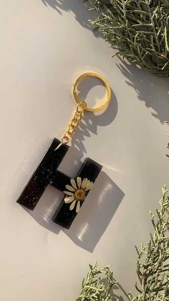H Harfi Siyah Renk Kurutulmuş Sarı Papatya Çiçekli Simli Anahtarlık Gold Aksesuarlı El Yapımı Epoksi - 7