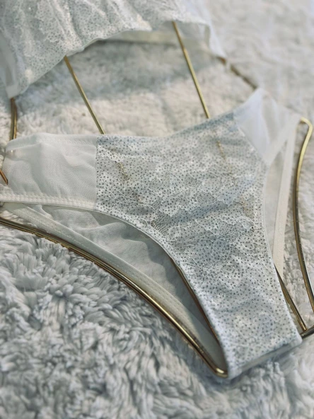 Simli Lez Büstiyer Sütyen Külot Takım - Beyaz - 10