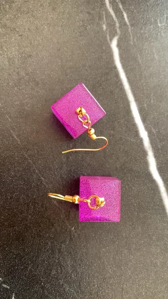 Parlak Mor Renkli Simli Gold Aksesuarlı Küp Şekil Küpe El Yapımı Epoksi Hediyelik - Resim 2